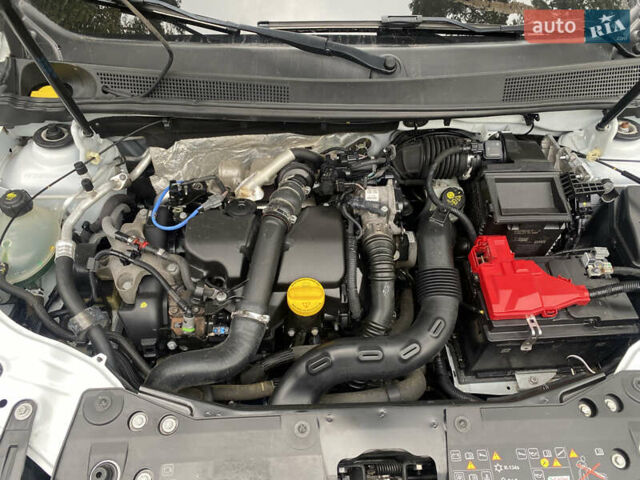 Рено Дастер 2021 у Києві на Automoto.ua Білий Рено Дастер, об'ємом двигуна 1.5 л та пробігом 82 тис. км за 17500 $, фото 30 на Automoto.ua