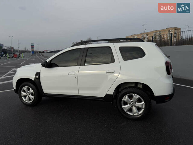 Білий Рено Дастер, об'ємом двигуна 1.6 л та пробігом 28 тис. км за 16800 $, фото 18 на Automoto.ua