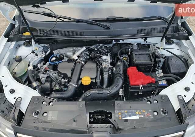 Белый Рено Дастер, объемом двигателя 1.5 л и пробегом 80 тыс. км за 13500 $, фото 32 на Automoto.ua