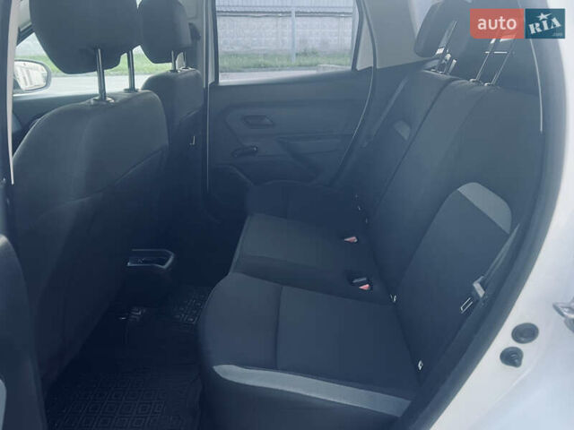 Белый Рено Дастер, объемом двигателя 1.6 л и пробегом 120 тыс. км за 14500 $, фото 18 на Automoto.ua