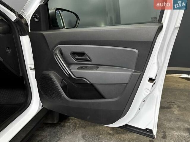Рено Дастер 2021 в Киеве на Automoto.ua Белый Рено Дастер, объемом двигателя 1.5 л и пробегом 181 тыс. км за 14000 $, фото 36 на Automoto.ua