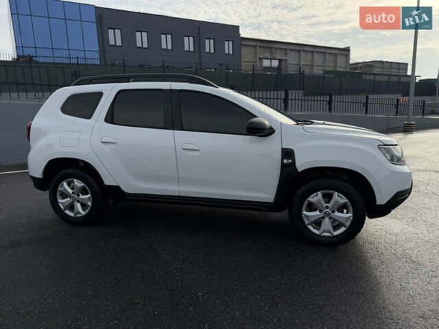 Білий Рено Дастер, об'ємом двигуна 1.6 л та пробігом 28 тис. км за 16800 $, фото 41 на Automoto.ua