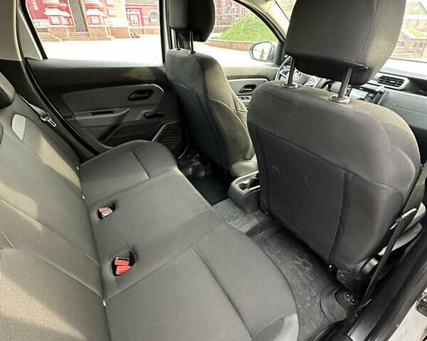 Білий Рено Дастер, об'ємом двигуна 1.5 л та пробігом 222 тис. км за 15500 $, фото 18 на Automoto.ua