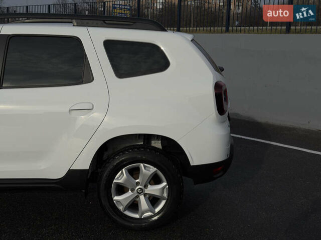 Білий Рено Дастер, об'ємом двигуна 1.6 л та пробігом 28 тис. км за 16800 $, фото 58 на Automoto.ua