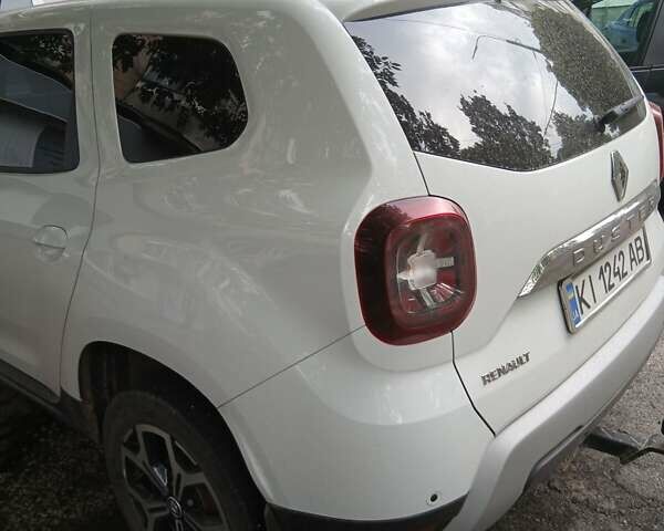 Белый Рено Дастер, объемом двигателя 1.46 л и пробегом 80 тыс. км за 17000 $, фото 2 на Automoto.ua