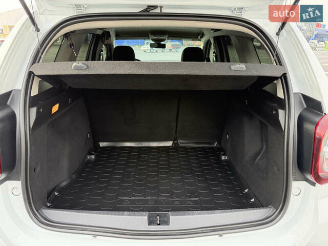 Білий Рено Дастер, об'ємом двигуна 1.6 л та пробігом 28 тис. км за 16800 $, фото 94 на Automoto.ua