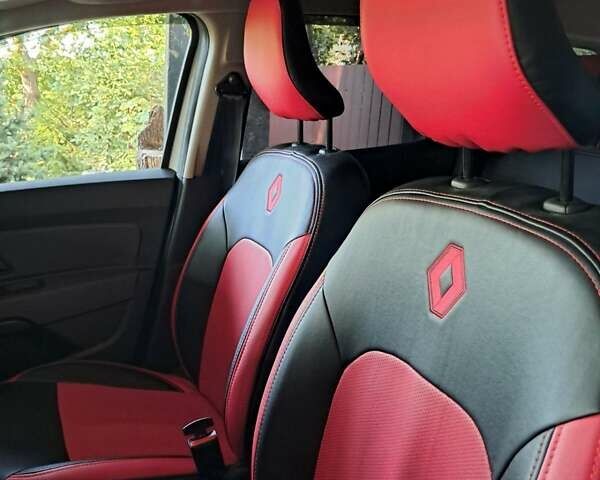 Белый Рено Дастер, объемом двигателя 1.46 л и пробегом 56 тыс. км за 17600 $, фото 1 на Automoto.ua