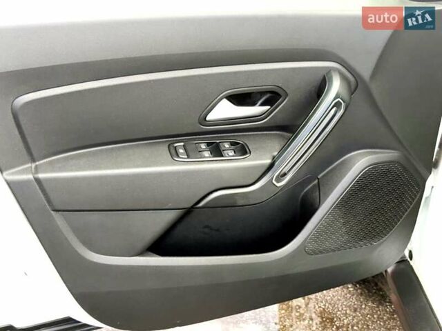 Білий Рено Дастер, об'ємом двигуна 1.46 л та пробігом 159 тис. км за 18800 $, фото 25 на Automoto.ua