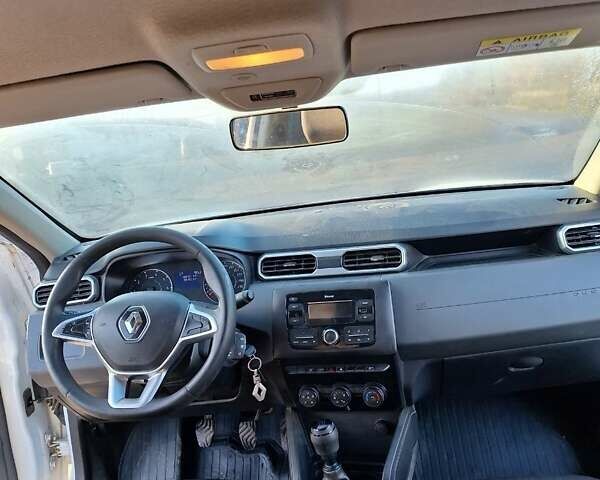 Белый Рено Дастер, объемом двигателя 1.46 л и пробегом 299 тыс. км за 16500 $, фото 7 на Automoto.ua