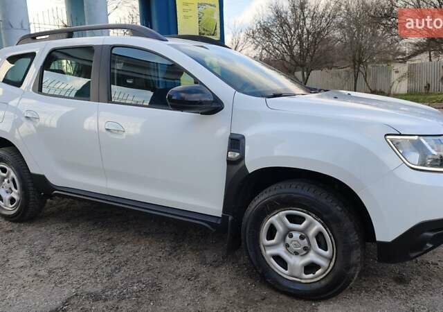 Белый Рено Дастер, объемом двигателя 1.5 л и пробегом 80 тыс. км за 13500 $, фото 12 на Automoto.ua