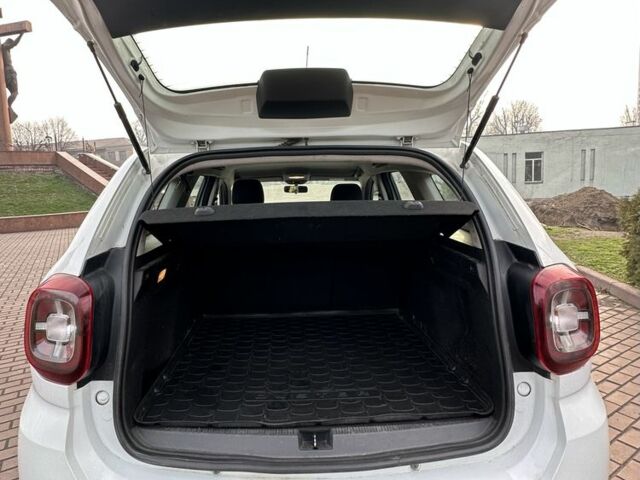 Білий Рено Дастер, об'ємом двигуна 1.5 л та пробігом 222 тис. км за 15500 $, фото 21 на Automoto.ua