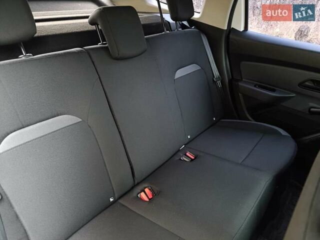 Белый Рено Дастер, объемом двигателя 1.6 л и пробегом 58 тыс. км за 16200 $, фото 11 на Automoto.ua