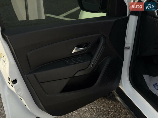 Білий Рено Дастер, об'ємом двигуна 1.6 л та пробігом 28 тис. км за 16800 $, фото 67 на Automoto.ua