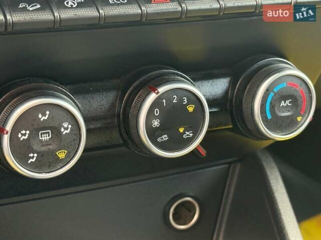 Білий Рено Дастер, об'ємом двигуна 1.46 л та пробігом 159 тис. км за 18800 $, фото 39 на Automoto.ua