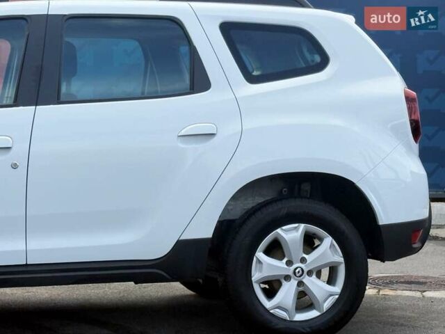 Білий Рено Дастер, об'ємом двигуна 1.46 л та пробігом 159 тис. км за 18800 $, фото 11 на Automoto.ua