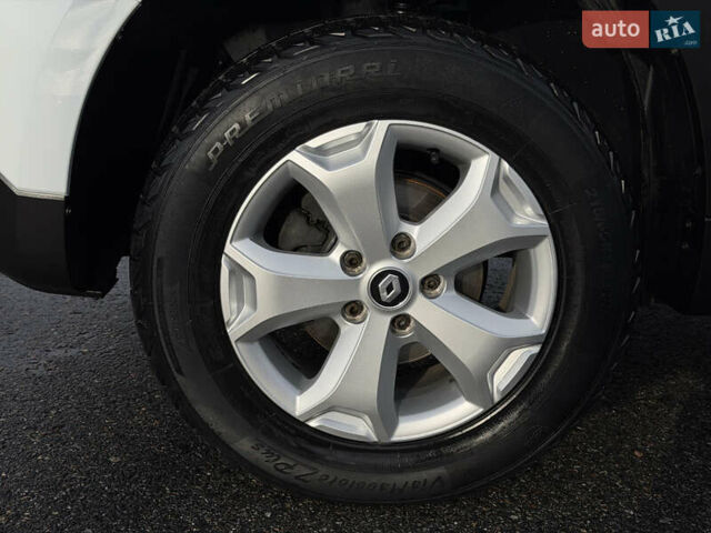 Білий Рено Дастер, об'ємом двигуна 1.6 л та пробігом 28 тис. км за 16800 $, фото 55 на Automoto.ua
