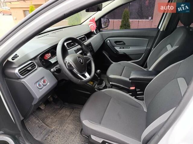 Белый Рено Дастер, объемом двигателя 1.6 л и пробегом 58 тыс. км за 16200 $, фото 9 на Automoto.ua