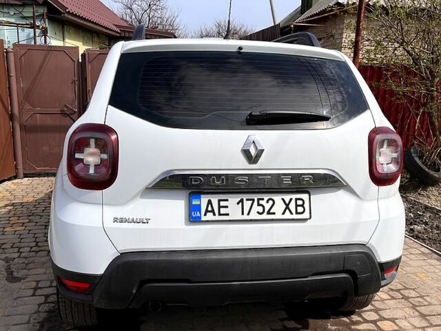 Белый Рено Дастер, объемом двигателя 1.6 л и пробегом 110 тыс. км за 13300 $, фото 4 на Automoto.ua