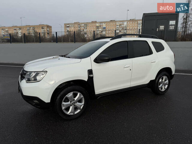 Білий Рено Дастер, об'ємом двигуна 1.6 л та пробігом 28 тис. км за 16800 $, фото 10 на Automoto.ua