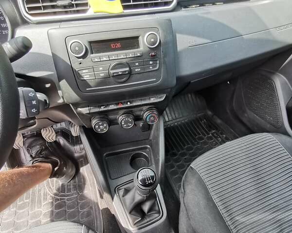 Белый Рено Дастер, объемом двигателя 1.6 л и пробегом 49 тыс. км за 16500 $, фото 13 на Automoto.ua