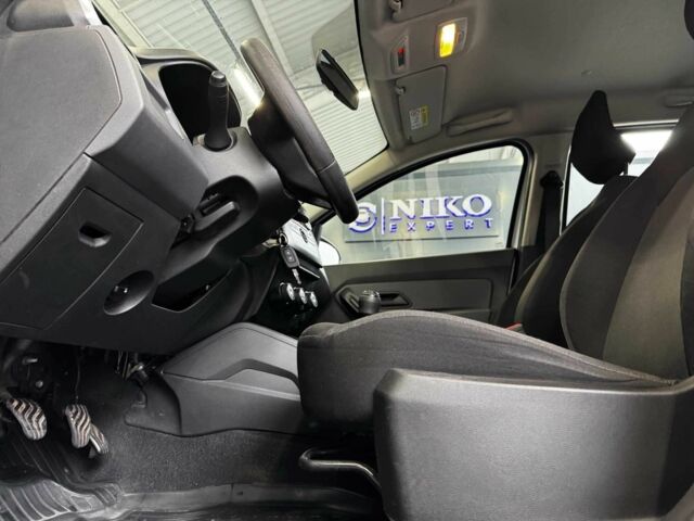 Белый Рено Дастер, объемом двигателя 1.5 л и пробегом 181 тыс. км за 14000 $, фото 11 на Automoto.ua