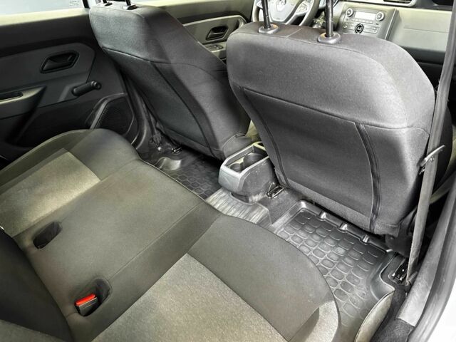 Белый Рено Дастер, объемом двигателя 1.5 л и пробегом 181 тыс. км за 14000 $, фото 18 на Automoto.ua