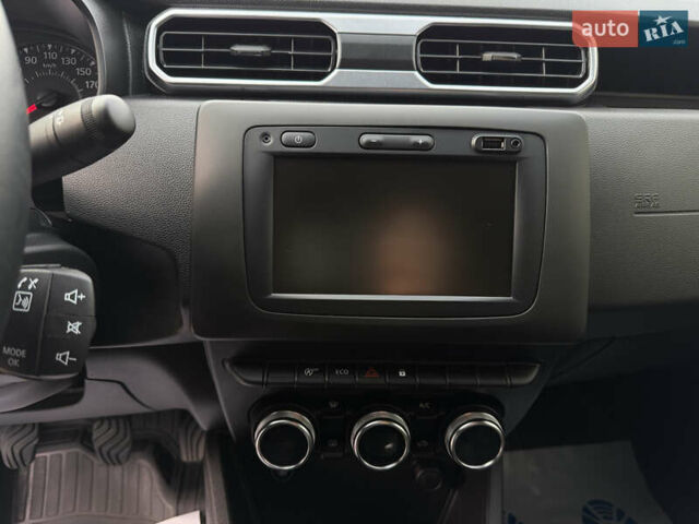 Білий Рено Дастер, об'ємом двигуна 1.6 л та пробігом 28 тис. км за 16800 $, фото 78 на Automoto.ua