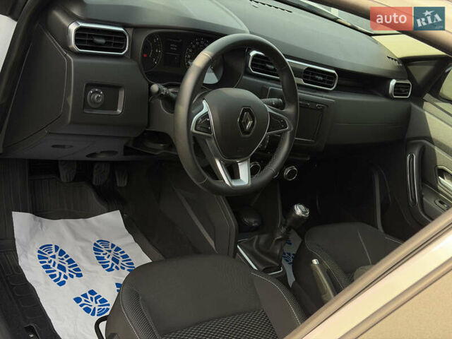 Білий Рено Дастер, об'ємом двигуна 1.6 л та пробігом 28 тис. км за 16800 $, фото 70 на Automoto.ua