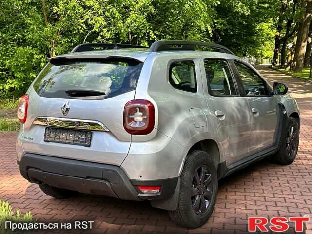 Белый Рено Дастер, объемом двигателя 1.5 л и пробегом 130 тыс. км за 16900 $, фото 2 на Automoto.ua