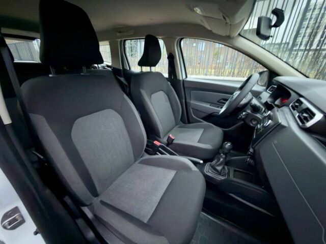 Белый Рено Дастер, объемом двигателя 1.5 л и пробегом 112 тыс. км за 13800 $, фото 16 на Automoto.ua