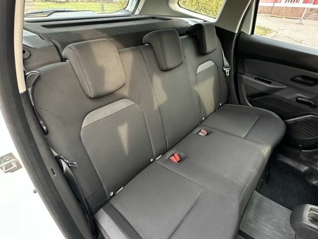 Білий Рено Дастер, об'ємом двигуна 1.5 л та пробігом 222 тис. км за 15500 $, фото 14 на Automoto.ua