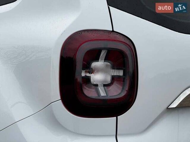 Белый Рено Дастер, объемом двигателя 1.6 л и пробегом 59 тыс. км за 13450 $, фото 18 на Automoto.ua