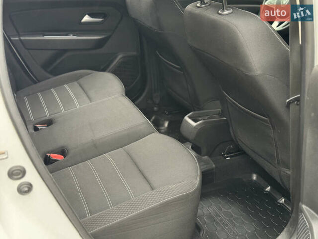 Білий Рено Дастер, об'ємом двигуна 1.46 л та пробігом 150 тис. км за 18200 $, фото 24 на Automoto.ua