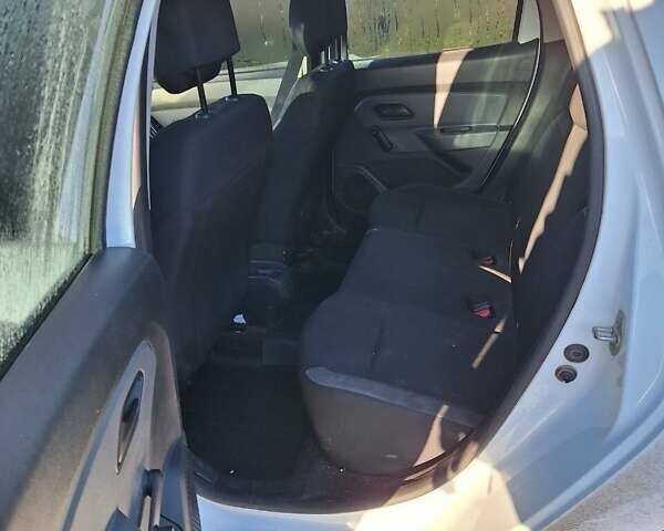 Белый Рено Дастер, объемом двигателя 1.46 л и пробегом 299 тыс. км за 16500 $, фото 11 на Automoto.ua