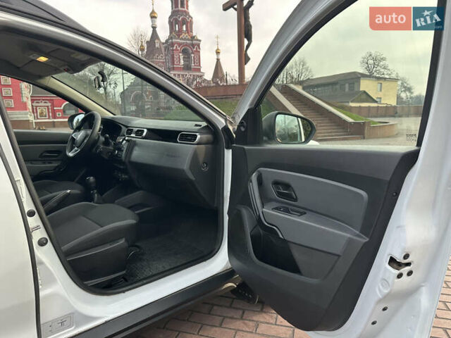 Білий Рено Дастер, об'ємом двигуна 1.5 л та пробігом 222 тис. км за 15500 $, фото 23 на Automoto.ua