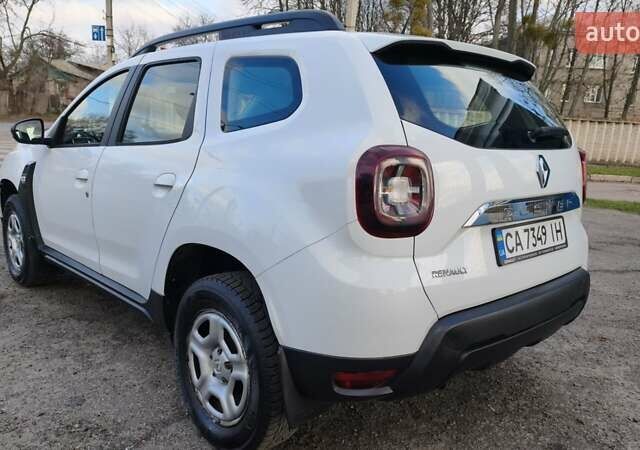 Белый Рено Дастер, объемом двигателя 1.5 л и пробегом 80 тыс. км за 13500 $, фото 6 на Automoto.ua