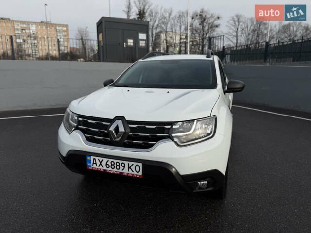 Білий Рено Дастер, об'ємом двигуна 1.6 л та пробігом 28 тис. км за 16800 $, фото 5 на Automoto.ua