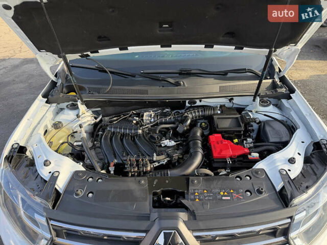 Білий Рено Дастер, об'ємом двигуна 1.6 л та пробігом 28 тис. км за 16800 $, фото 100 на Automoto.ua