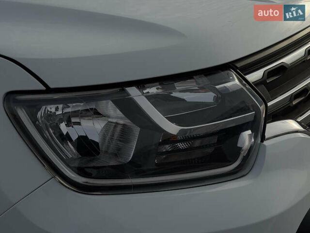 Білий Рено Дастер, об'ємом двигуна 1.6 л та пробігом 28 тис. км за 16800 $, фото 66 на Automoto.ua