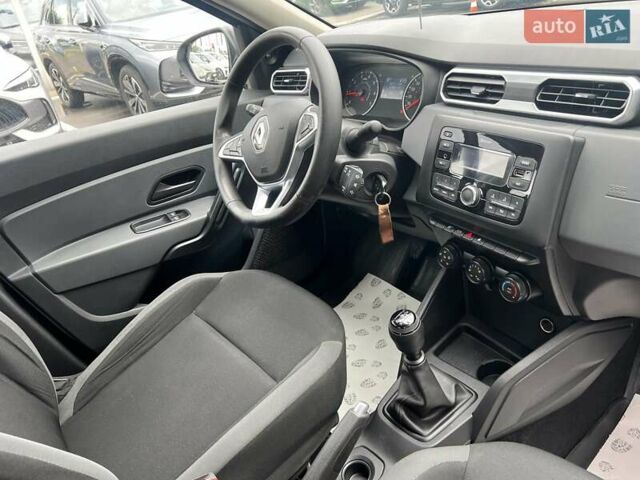 Белый Рено Дастер, объемом двигателя 1.6 л и пробегом 183 тыс. км за 14008 $, фото 17 на Automoto.ua