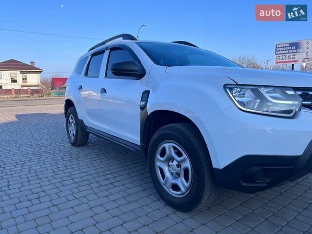 Белый Рено Дастер, объемом двигателя 1.6 л и пробегом 139 тыс. км за 12900 $, фото 4 на Automoto.ua