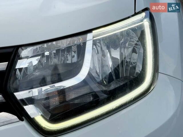 Білий Рено Дастер, об'ємом двигуна 1.46 л та пробігом 159 тис. км за 18800 $, фото 18 на Automoto.ua