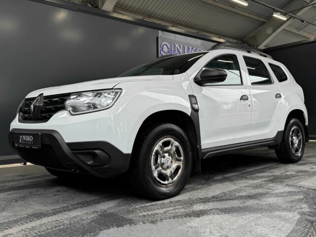 Белый Рено Дастер, объемом двигателя 1.5 л и пробегом 181 тыс. км за 14000 $, фото 2 на Automoto.ua