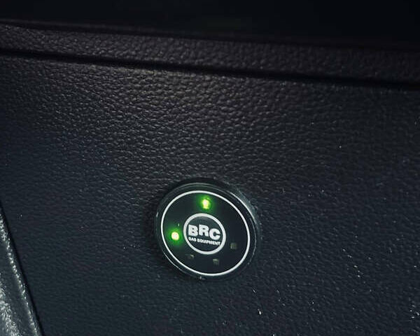 Білий Рено Дастер, об'ємом двигуна 1.6 л та пробігом 128 тис. км за 11000 $, фото 22 на Automoto.ua