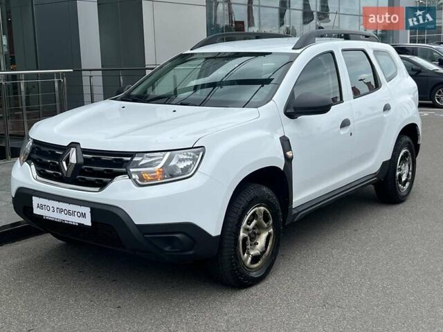 Белый Рено Дастер, объемом двигателя 1.6 л и пробегом 183 тыс. км за 14008 $, фото 2 на Automoto.ua