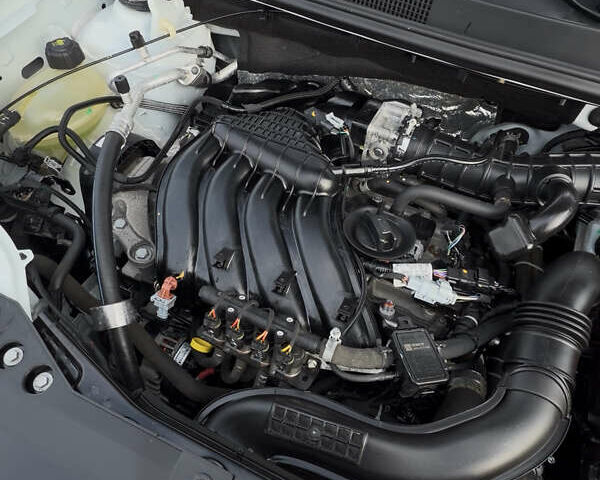 Білий Рено Дастер, об'ємом двигуна 1.6 л та пробігом 28 тис. км за 16800 $, фото 99 на Automoto.ua