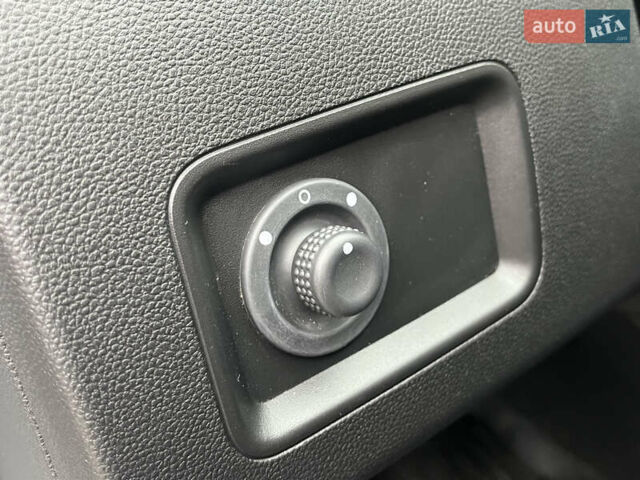 Білий Рено Дастер, об'ємом двигуна 1.46 л та пробігом 92 тис. км за 16900 $, фото 49 на Automoto.ua