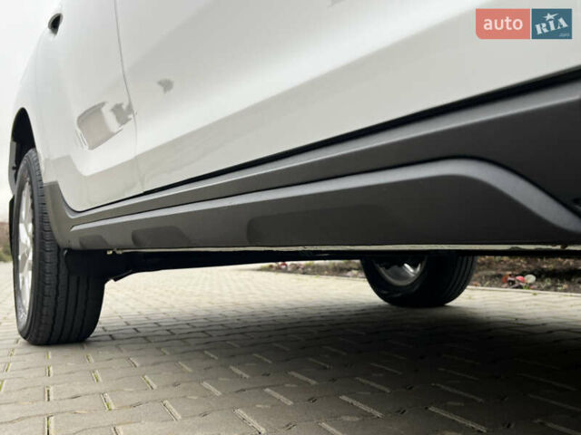 Білий Рено Дастер, об'ємом двигуна 1.46 л та пробігом 92 тис. км за 16900 $, фото 9 на Automoto.ua
