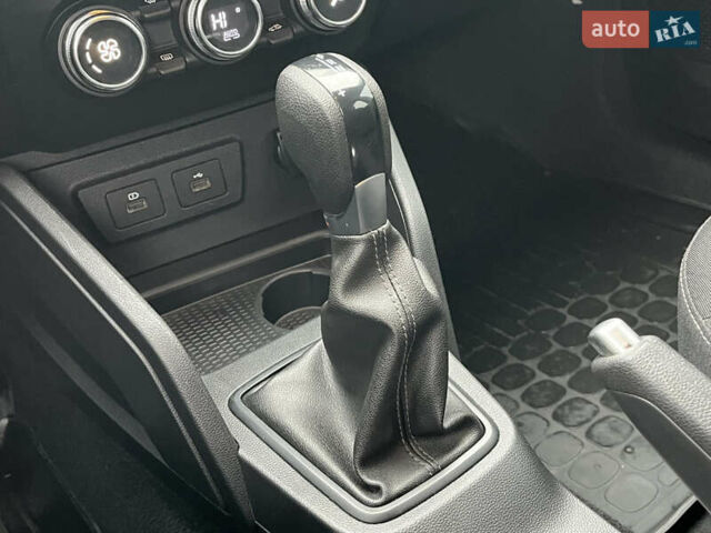 Білий Рено Дастер, об'ємом двигуна 1.46 л та пробігом 92 тис. км за 16900 $, фото 42 на Automoto.ua