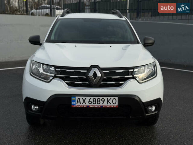 Білий Рено Дастер, об'ємом двигуна 1.6 л та пробігом 28 тис. км за 16800 $, фото 1 на Automoto.ua